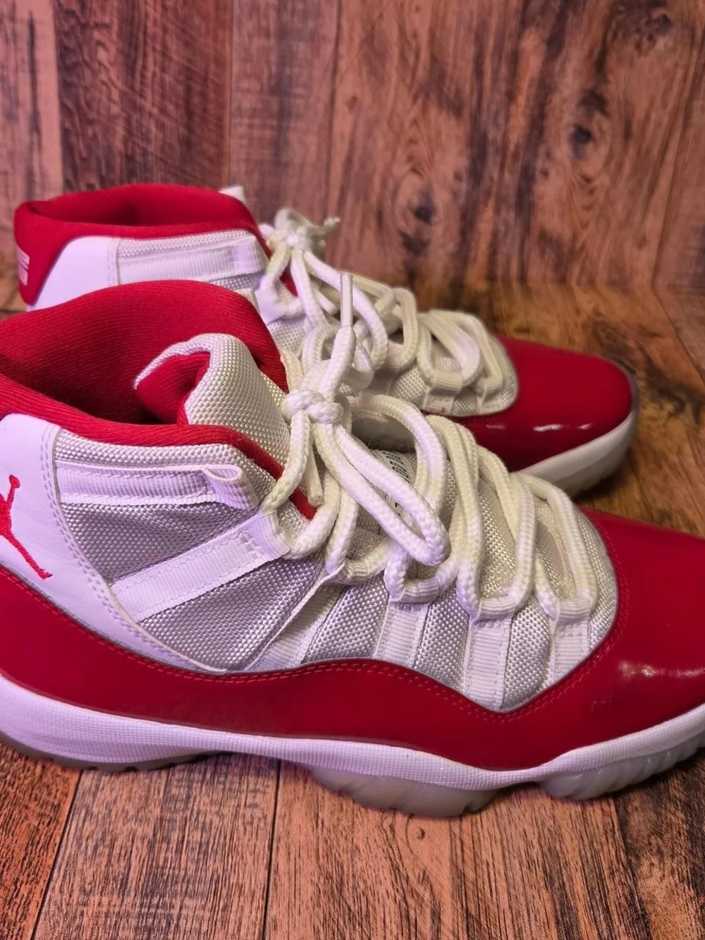 Jordan Air Jordan 11 White/Red  Colorblock High Top Lace-Up Sneaker Size 8